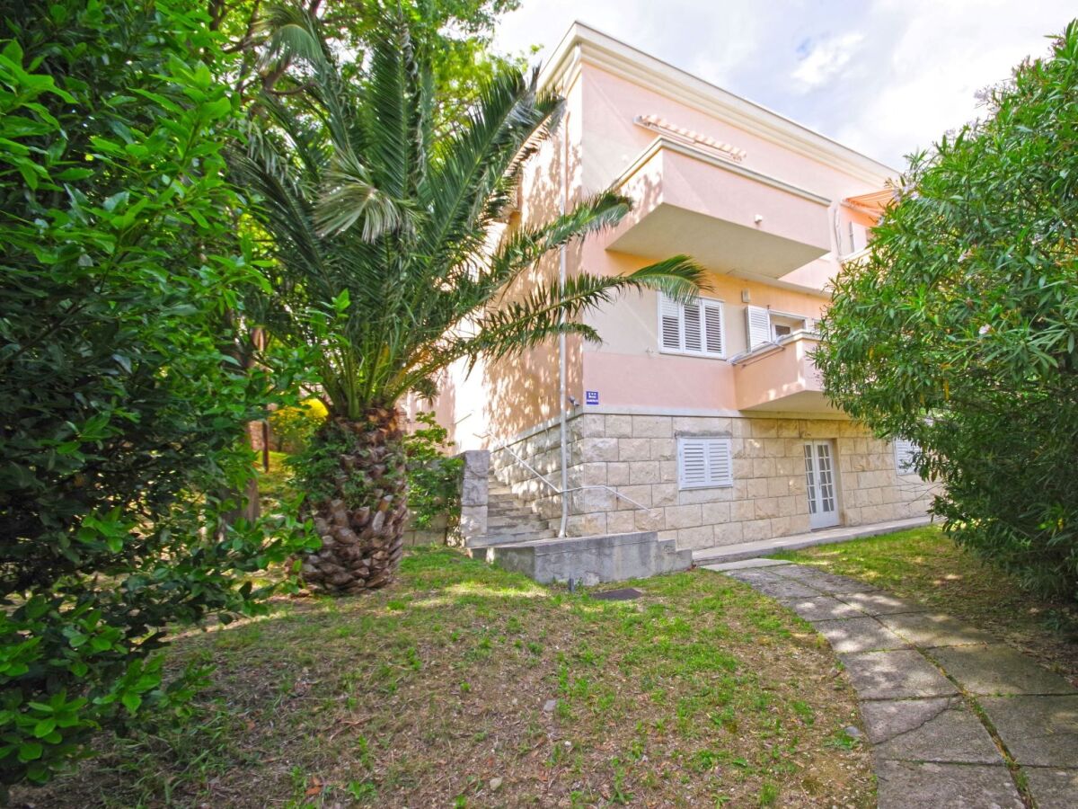 Apartment One bedroom apartment with balcony and sea view Makarska A-19202-b