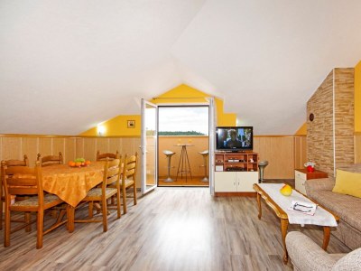 Apartment One bedroom apartment with balcony and sea view Makarska A-19202-b - Outdoor photo 16