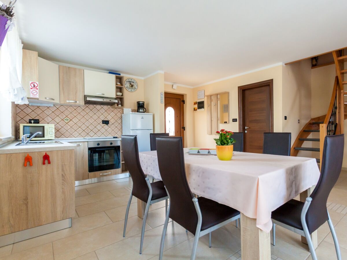 Apartment Two bedroom apartment with terrace Porat, Krk A-19272-a