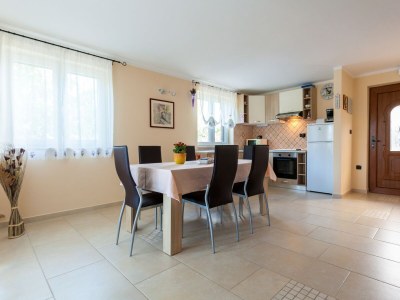 Apartment Two bedroom apartment with terrace Porat, Krk A-19272-a - Outdoor photo 8