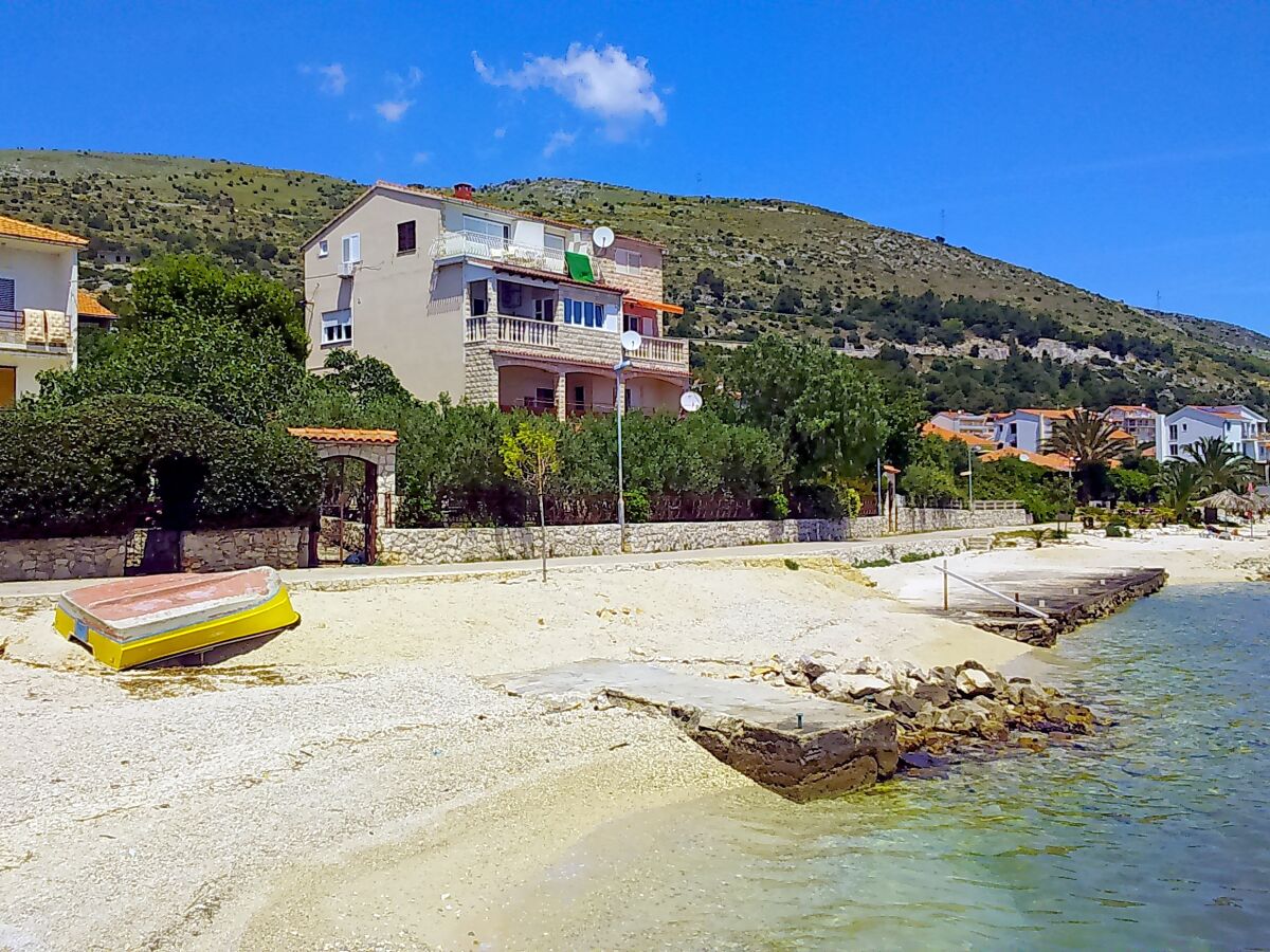 Apartment Two bedroom apartment near beach Seget Donji, Trogir A-19351-b - Outdoor photo 2