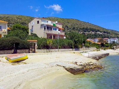 Apartment Two bedroom apartment near beach Seget Donji, Trogir A-19351-b - Outdoor photo 2