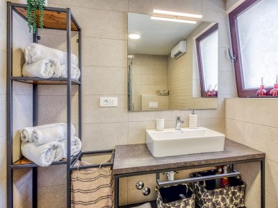 Apartment One bedroom apartment with terrace Milovcici, Krk A-19352-a - Outdoor photo 25