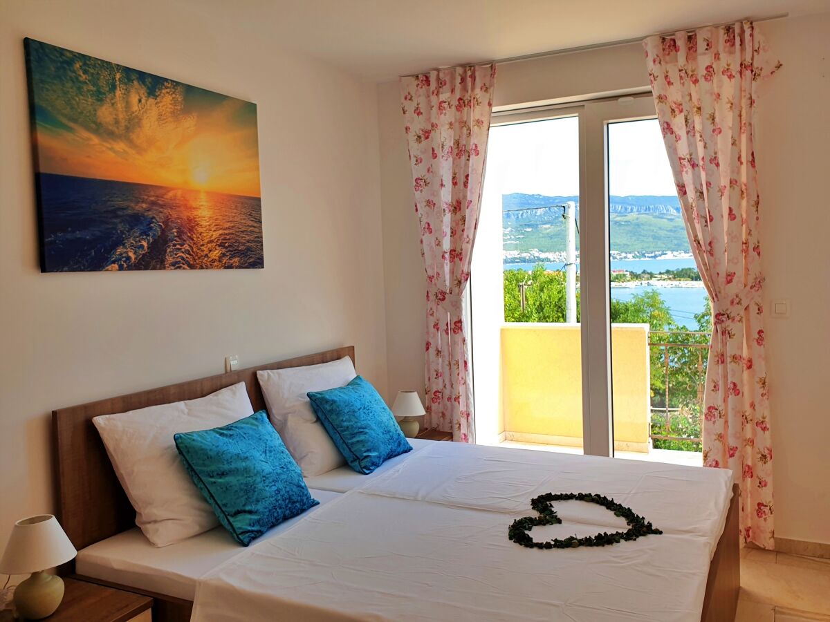 Apartment Two bedroom apartment with terrace and sea view Šilo, Krk A-18685-c