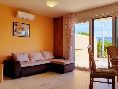 Apartment Two bedroom apartment with terrace and sea view Šilo, Krk A-18685-c - Outdoor photo 11