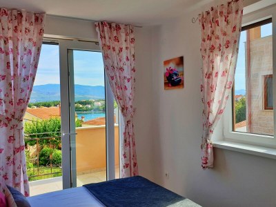 Apartment Two bedroom apartment with terrace and sea view Šilo, Krk A-18685-c - Outdoor photo 17