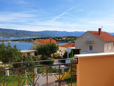 Apartment Two bedroom apartment with terrace and sea view Šilo, Krk A-18685-c - Outdoor photo 28