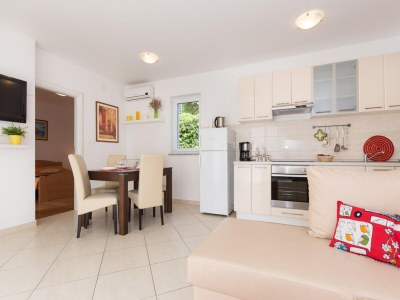 Apartment Two bedroom apartment with terrace Čižići, Krk A-19355-a - Outdoor photo 7