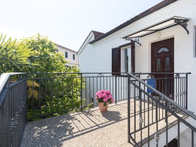 Apartment Two bedroom apartment with balcony and sea view Malinska, Krk A-19359-a - Outdoor photo 3