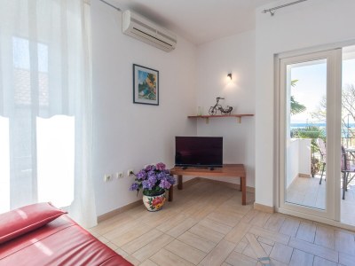 Apartment Two bedroom apartment with balcony and sea view Malinska, Krk A-19359-a - Outdoor photo 5