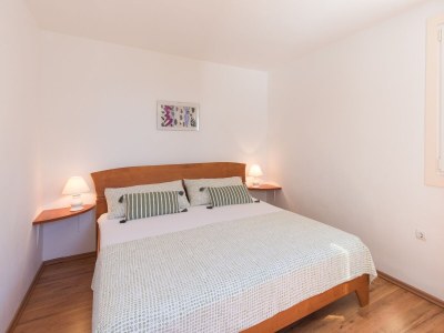 Apartment Two bedroom apartment with balcony and sea view Malinska, Krk A-19359-a - Outdoor photo 9