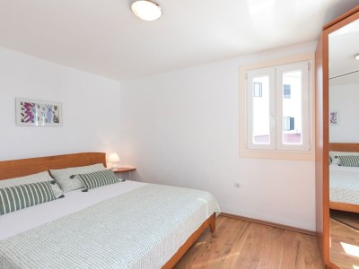 Apartment Two bedroom apartment with balcony and sea view Malinska, Krk A-19359-a - Outdoor photo 10