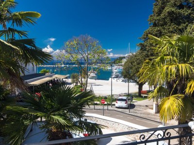 Apartment Two bedroom apartment with balcony and sea view Malinska, Krk A-19359-a - Outdoor photo 16