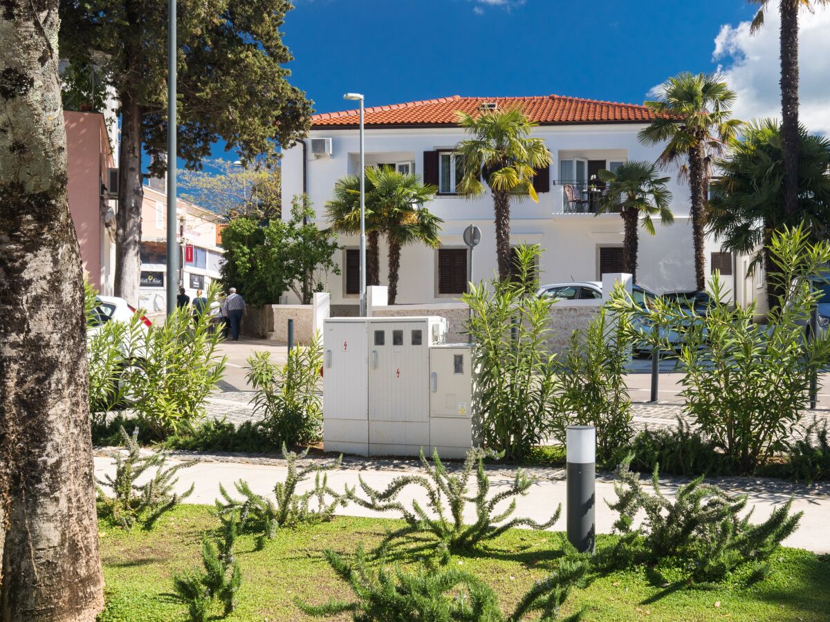 Apartment Two bedroom apartment with balcony and sea view Malinska, Krk A-19359-b - Outdoor photo 2