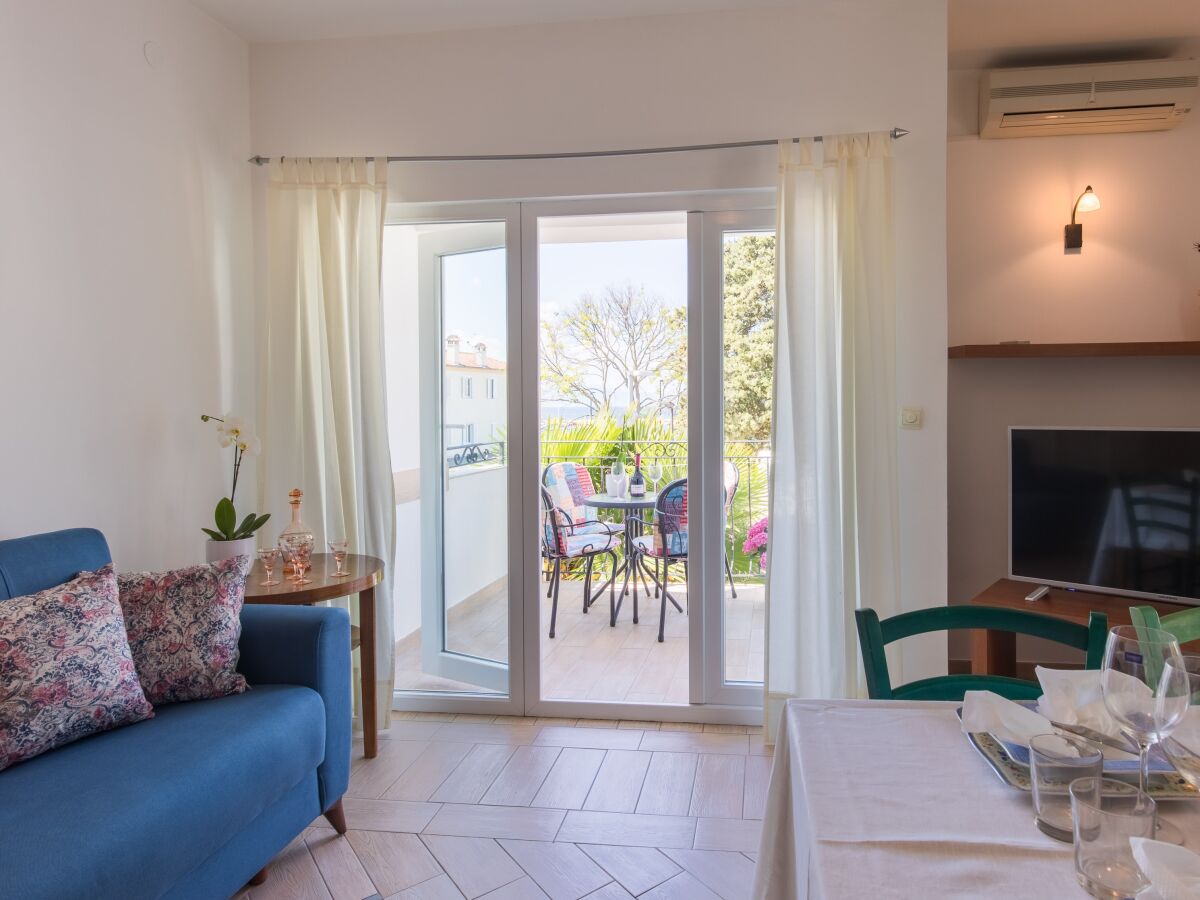 Apartment Two bedroom apartment with balcony and sea view Malinska, Krk A-19359-b - Outdoor photo 5