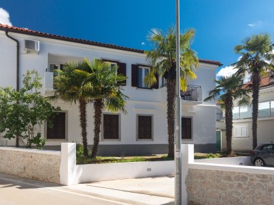 Apartment Two bedroom apartment with balcony and sea view Malinska, Krk A-19359-b in Malinska - Apartment