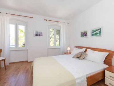 Apartment Two bedroom apartment with balcony and sea view Malinska, Krk A-19359-b - Outdoor photo 12