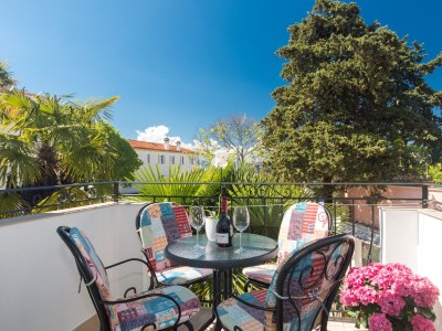 Apartment Two bedroom apartment with balcony and sea view Malinska, Krk A-19359-b - Outdoor photo 17