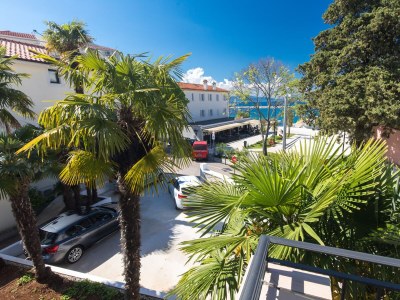 Apartment Two bedroom apartment with balcony and sea view Malinska, Krk A-19359-b - Outdoor photo 18