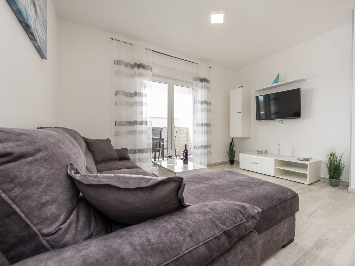 Apartment Two bedroom apartment with terrace Vir A-18881-a