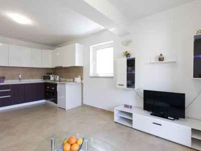 Apartment One bedroom apartment with balcony Malinska, Krk A-19371-a - Outdoor photo 6