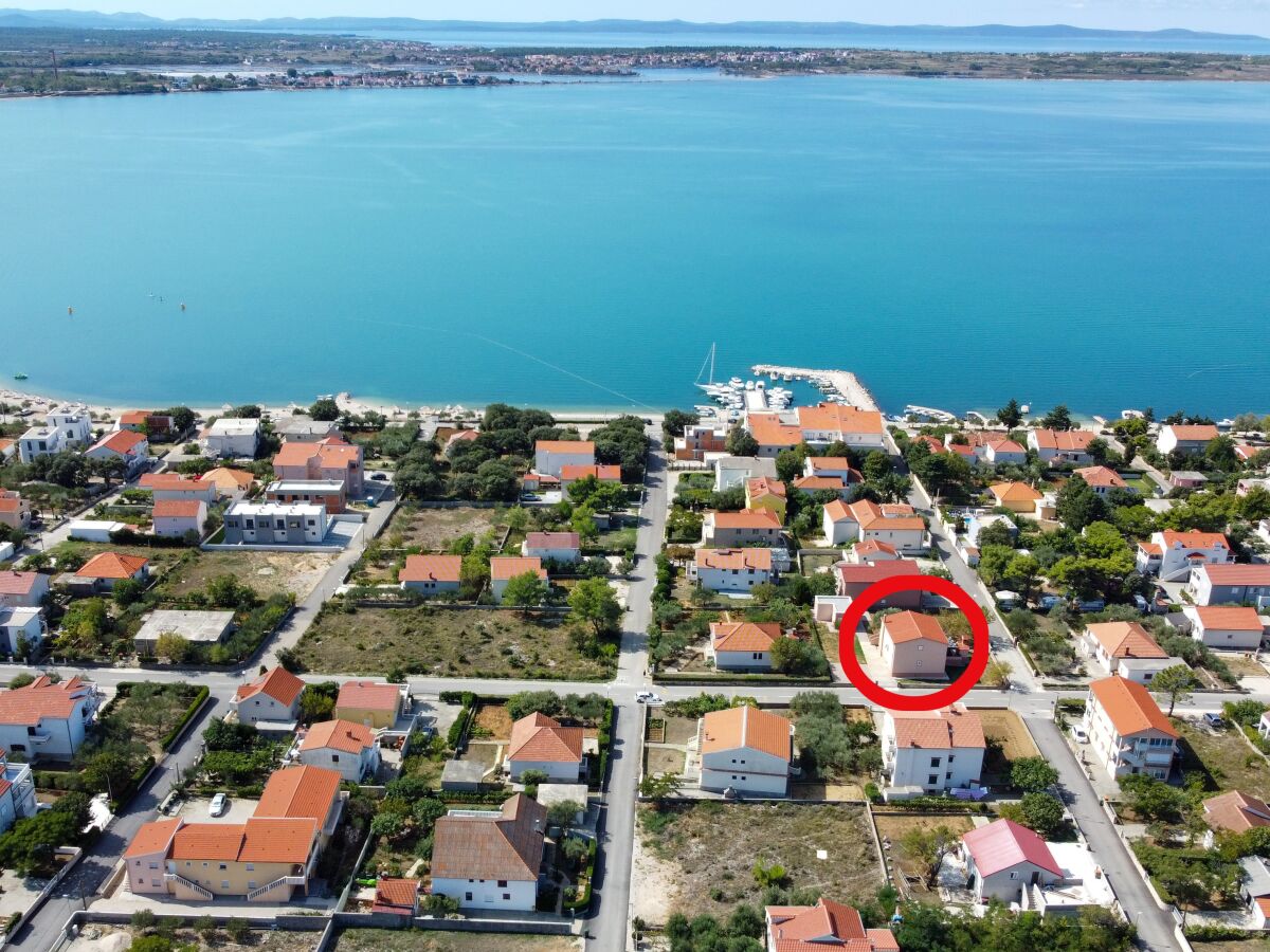 Apartment Three bedroom apartment with terrace Vrsi - Mulo, Zadar A-18914-b - Outdoor photo 3