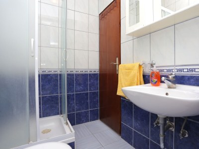 Apartment One bedroom apartment with balcony and sea view Podgora, Makarska A-18918-a - Outdoor photo 12