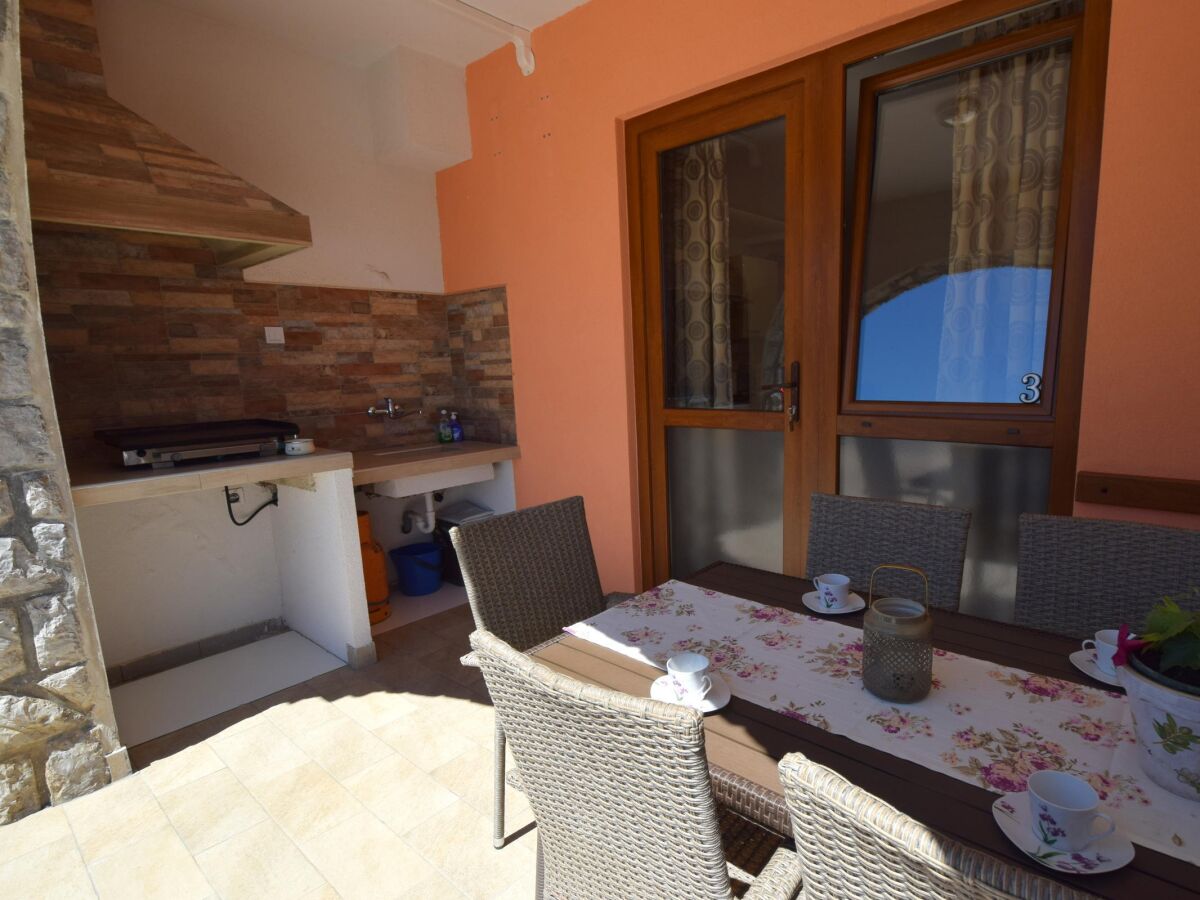 Apartment Two bedroom apartment with terrace Čižići, Krk A-19375-c