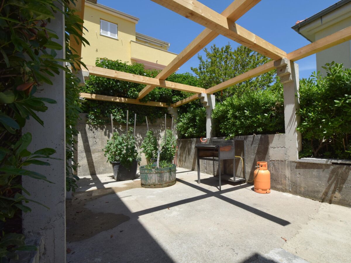 Apartment Two bedroom apartment with terrace Čižići, Krk A-19375-c - Outdoor photo 5