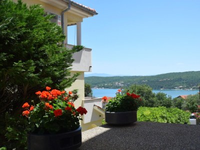 Apartment Two bedroom apartment with terrace Čižići, Krk A-19375-c - Outdoor photo 6