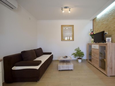 Apartment Two bedroom apartment with terrace Čižići, Krk A-19375-c - Outdoor photo 8