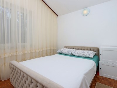 Apartment Comfortable and spacious apartment with terrace and sea view Pinezići, Krk A-18967-a - Outdoor photo 23