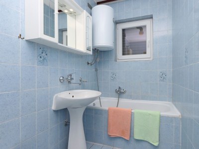 Apartment Comfortable and spacious apartment with terrace and sea view Pinezići, Krk A-18967-a - Outdoor photo 32