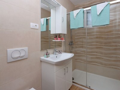 Apartment Comfortable and spacious apartment with terrace and sea view Pinezići, Krk A-18967-a - Outdoor photo 34