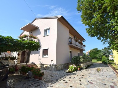 Apartment Studio flat with balcony and sea view Malinska, Krk AS-19381-c in Malinska - Apartment