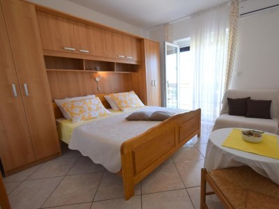 Apartment Studio flat with balcony and sea view Malinska, Krk AS-19381-c - Outdoor photo 15