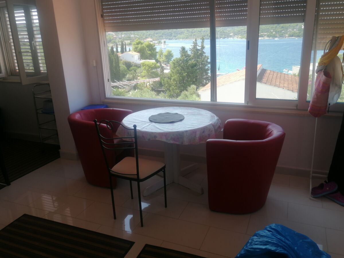 Apartment Two bedroom apartment with terrace Nečujam, Šolta A-18993-a