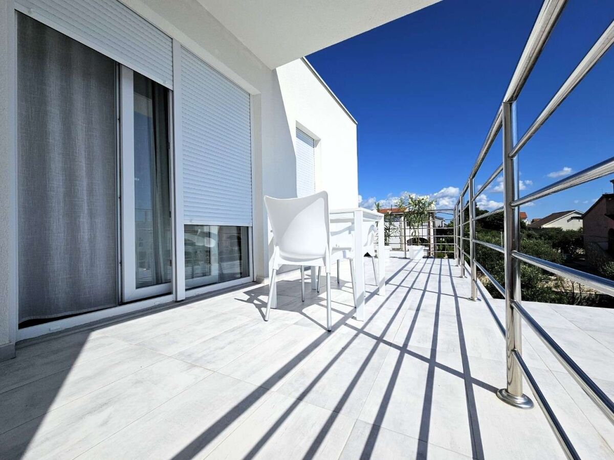 Apartment Apartments with parking space Vrsi - Mulo, Zadar - 19047