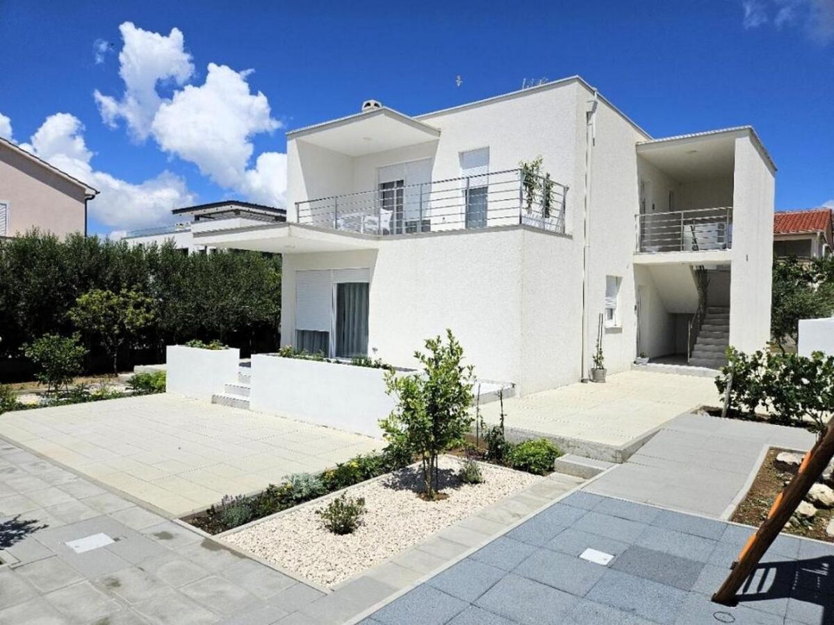 Apartment Apartments with parking space Vrsi - Mulo, Zadar - 19047 - Outdoor photo 4