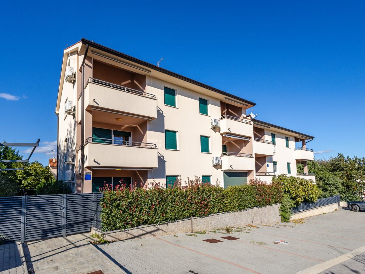 Apartment Two bedroom apartment with terrace Čižići, Krk A-19405-f - Outdoor photo 2