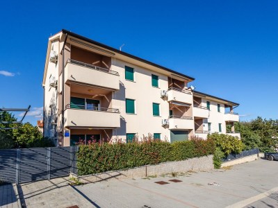 Apartment Two bedroom apartment with terrace Čižići, Krk A-19405-f - Outdoor photo 2