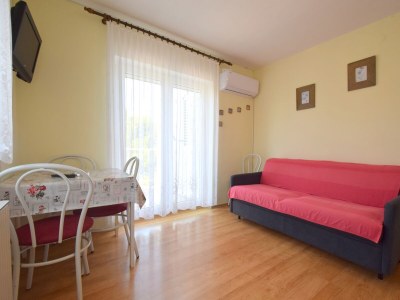 Apartment One bedroom apartment near beach Vantačići, Krk A-19406-a - Outdoor photo 8