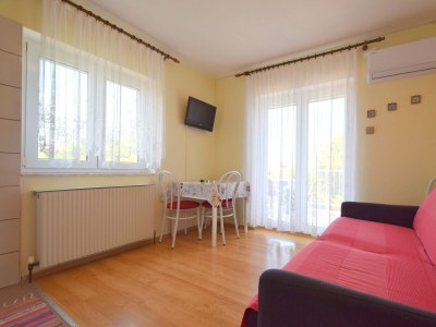 Apartment One bedroom apartment near beach Vantačići, Krk A-19406-a - Outdoor photo 9