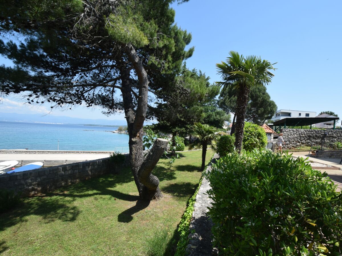 Apartment One bedroom apartment near beach Vantačići, Krk A-19406-b - Outdoor photo 3