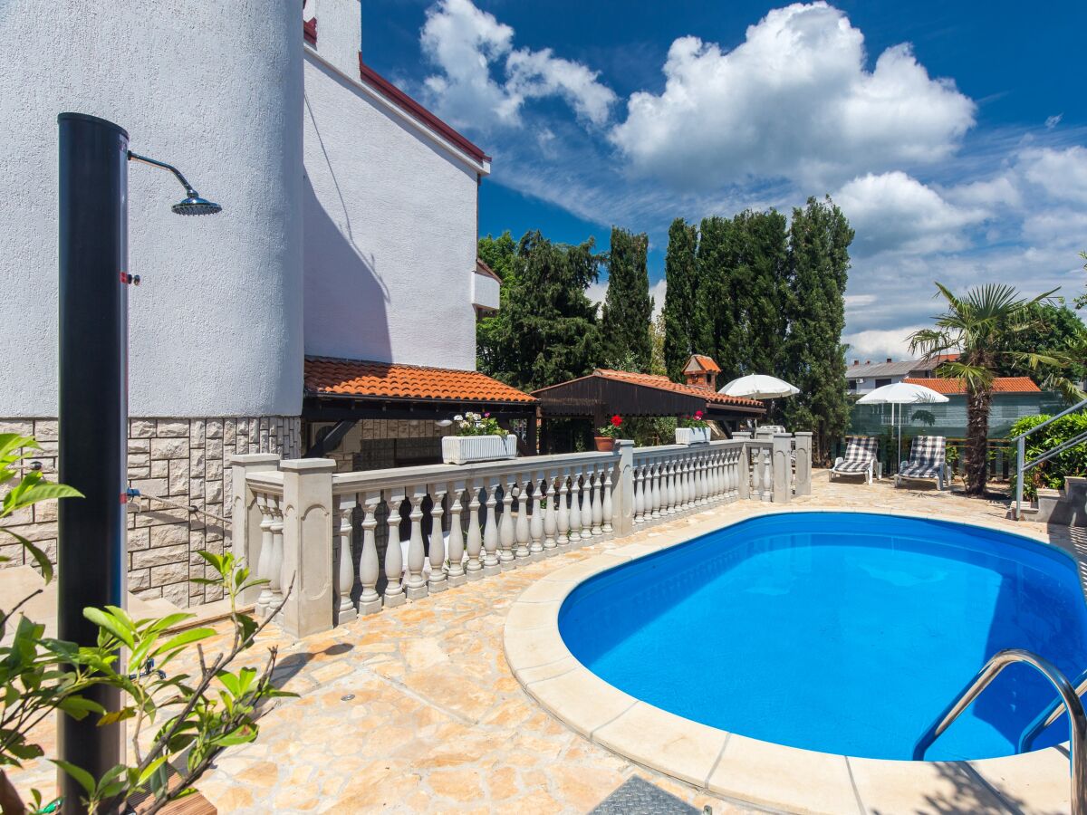 Apartment Studio flat with balcony and sea view Malinska, Krk AS-19408-a - Outdoor photo 3