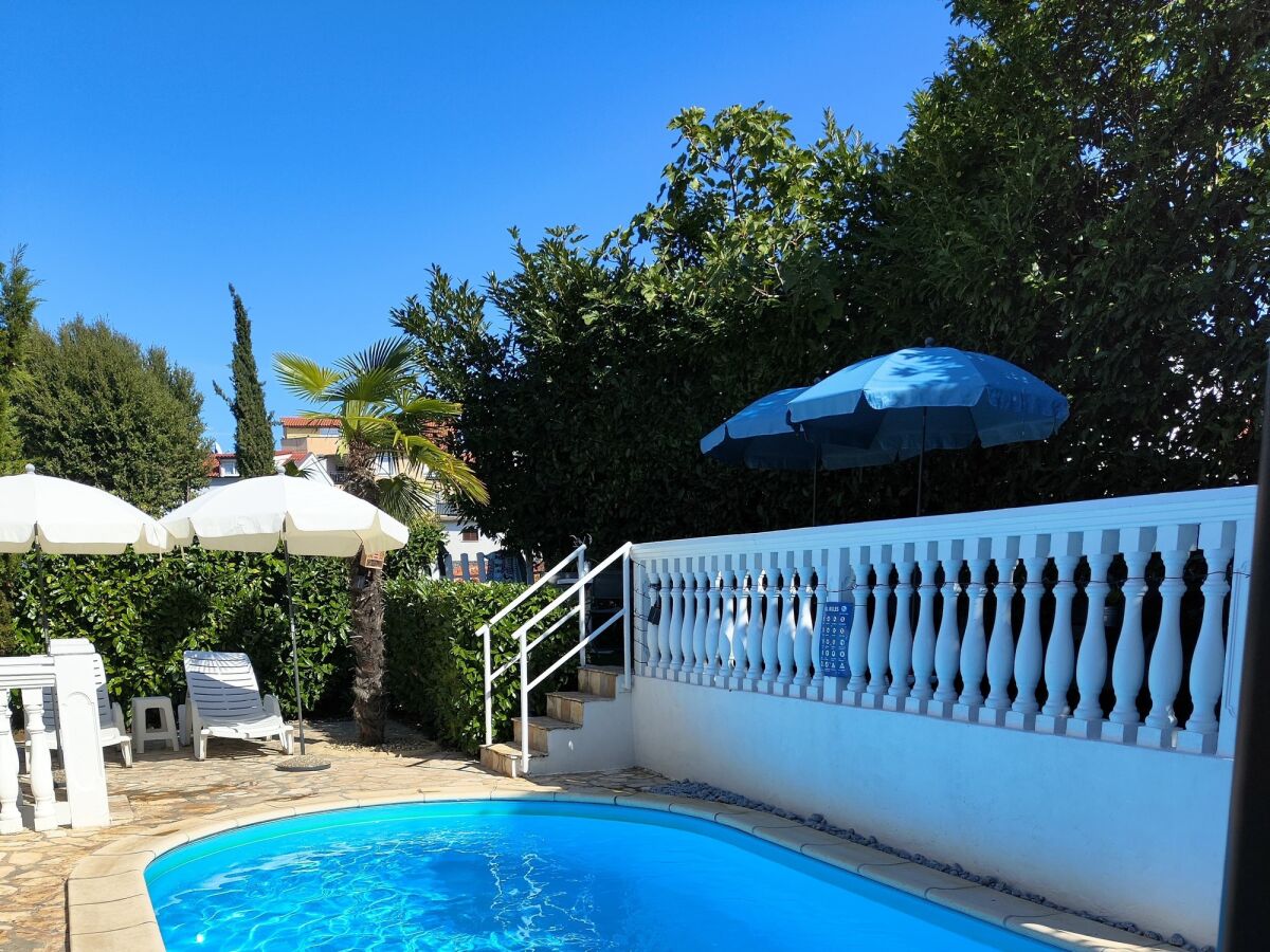 Apartment Studio flat with balcony and sea view Malinska, Krk AS-19408-a - Outdoor photo 4