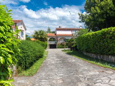 Apartment Studio flat with balcony and sea view Malinska, Krk AS-19408-a - Outdoor photo 9