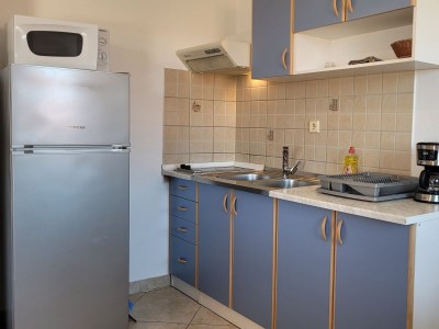 Apartment Two bedroom apartment with terrace and sea view Omišalj, Krk A-19410-a - Outdoor photo 9