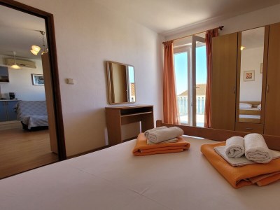 Apartment Two bedroom apartment with terrace and sea view Omišalj, Krk A-19410-a - Outdoor photo 11