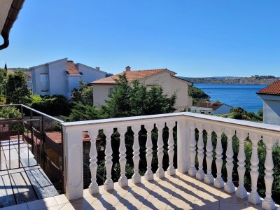 Apartment Two bedroom apartment with terrace and sea view Omišalj, Krk A-19410-a - Outdoor photo 18